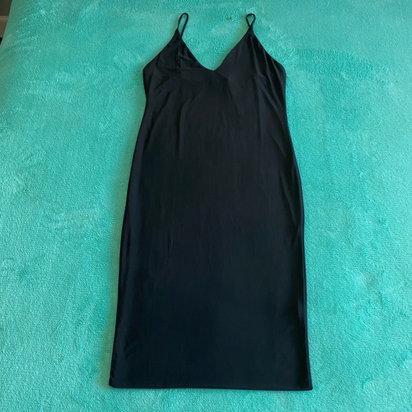 LBD From Fashion Nova - Picture 2 of 16